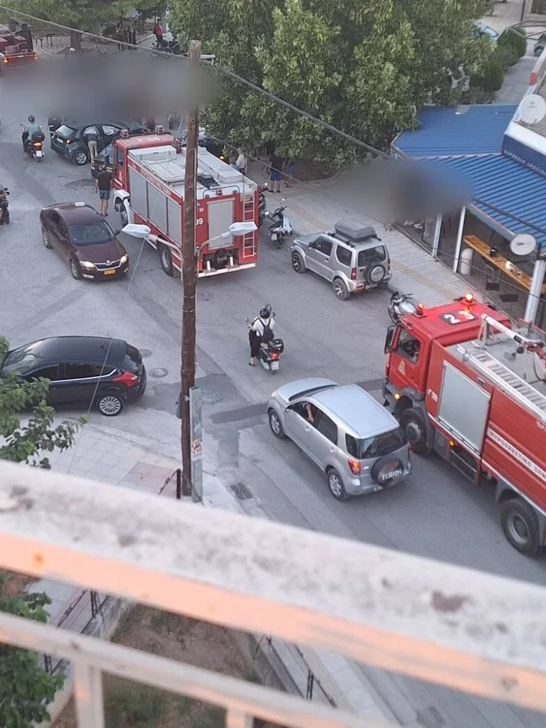 Πάτρα: Τροχαίο με τραυματίες και καπνούς σε αυτοκίνητο στα Ζαρουχλέϊκα ΦΩΤΟ 7 Πάτρα: Τροχαίο με τραυματίες και καπνούς σε αυτοκίνητο στα Ζαρουχλέϊκα ΦΩΤΟ