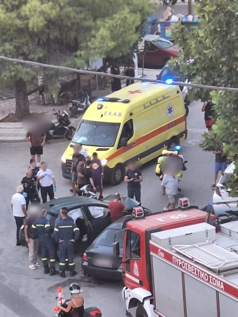 Πάτρα: Τροχαίο με τραυματίες και καπνούς σε αυτοκίνητο στα Ζαρουχλέϊκα ΦΩΤΟ 6 Πάτρα: Τροχαίο με τραυματίες και καπνούς σε αυτοκίνητο στα Ζαρουχλέϊκα ΦΩΤΟ