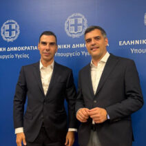 Ο Τσώκος και ο Υφυπουργός Μάριο Θεμιστοκλέους σε συνάντηση στην Αχ…