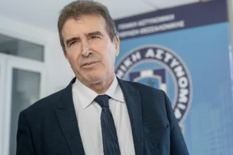Αχαΐα: Παραλίγο τραγωδία σε Αστυνομικό τμήμα - Ανδρας απειλούσε να αυτοκτονήσει - Ενημερώθηκε ο Χρυσοχοΐδης 6 Αχαΐα: Παραλίγο τραγωδία σε Αστυνομικό τμήμα - Ανδρας απειλούσε να αυτοκτονήσει - Ενημερώθηκε ο Χρυσοχοΐδης