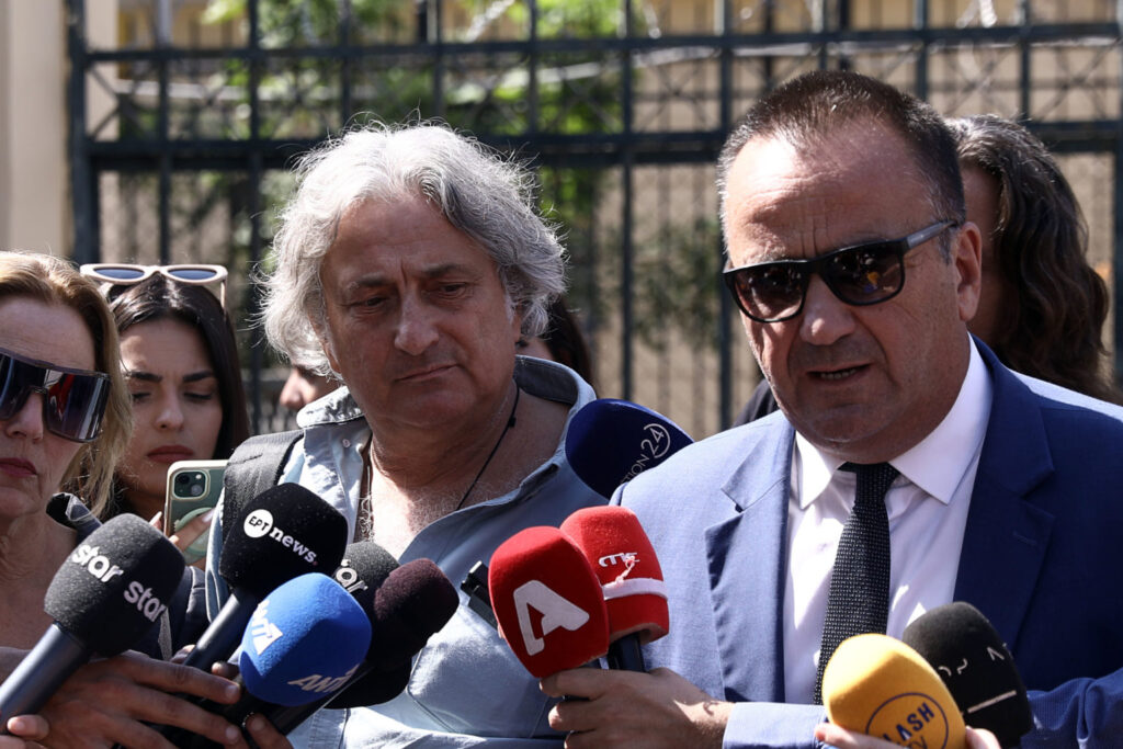 Μαζωνάκης: Τι κατέθεσε ο υπνοθεραπευτής - «Ευχαριστώ που με ξεφτιλίσατε» 6 Μαζωνάκης: Τι κατέθεσε ο υπνοθεραπευτής - «Ευχαριστώ που με ξεφτιλίσατε»