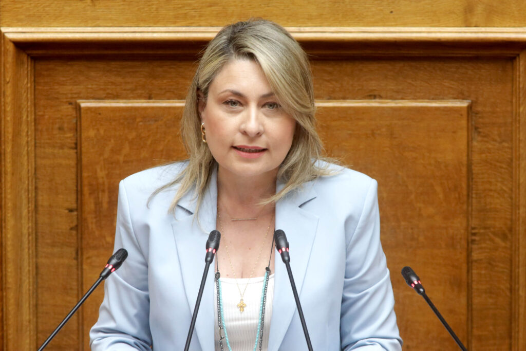 Αλεξόπλου παρουσιάζει την κοινή πρόταση για ειδική ρύθμιση οφειλώ…