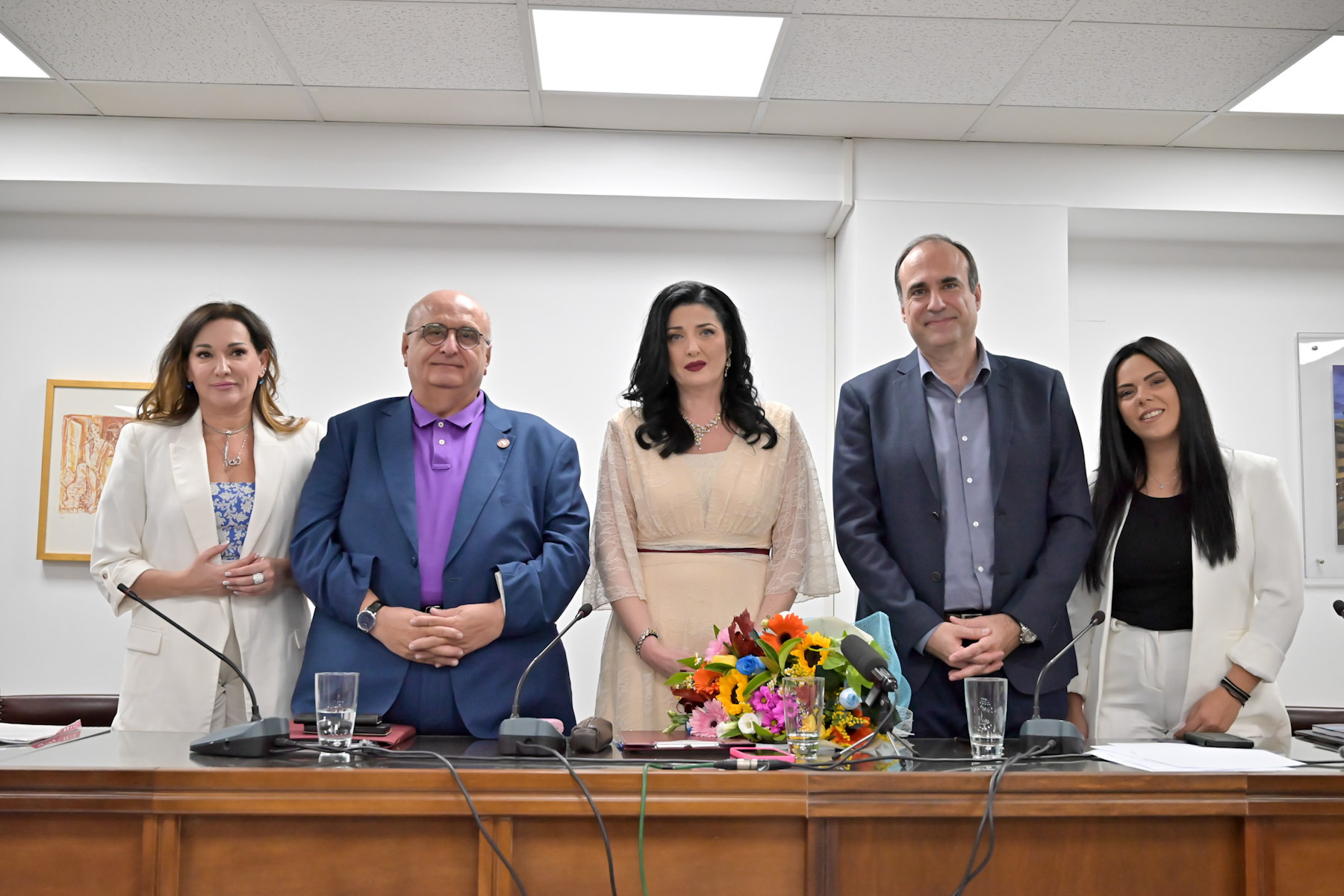 Πάτρα: Με μεγάλη συμμετοχή η παρουσίαση του βιβλίου «Αλφαβητικές Πολιτείες» της Πηνελόπης Λαμπούση ΦΩΤΟ 19 Πάτρα: Με μεγάλη συμμετοχή η παρουσίαση του βιβλίου «Αλφαβητικές Πολιτείες» της Πηνελόπης Λαμπούση ΦΩΤΟ