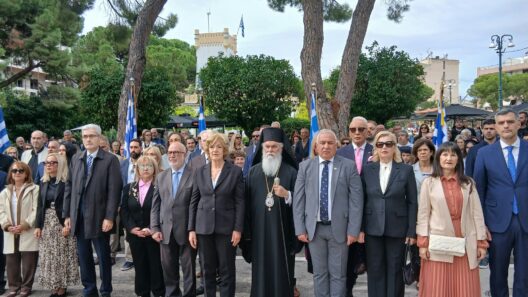 28η Οκτωβρίου στο Αίγιο: Μήνυμα ενότητας από τον Μητροπολίτη Ιερώνυμο ΦΩΤΟ