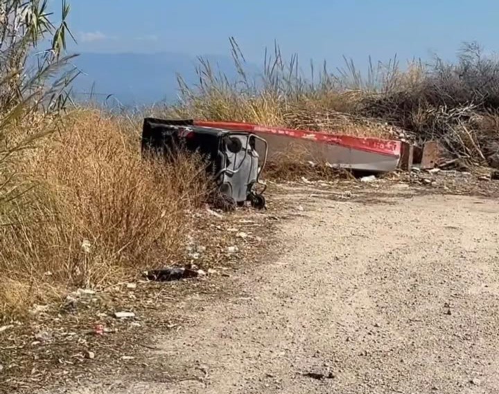 Ακράτα: Παράνομη χωματερή δίπλα στην παραλία «Κοράλι» ΒΙΝΤΕΟ