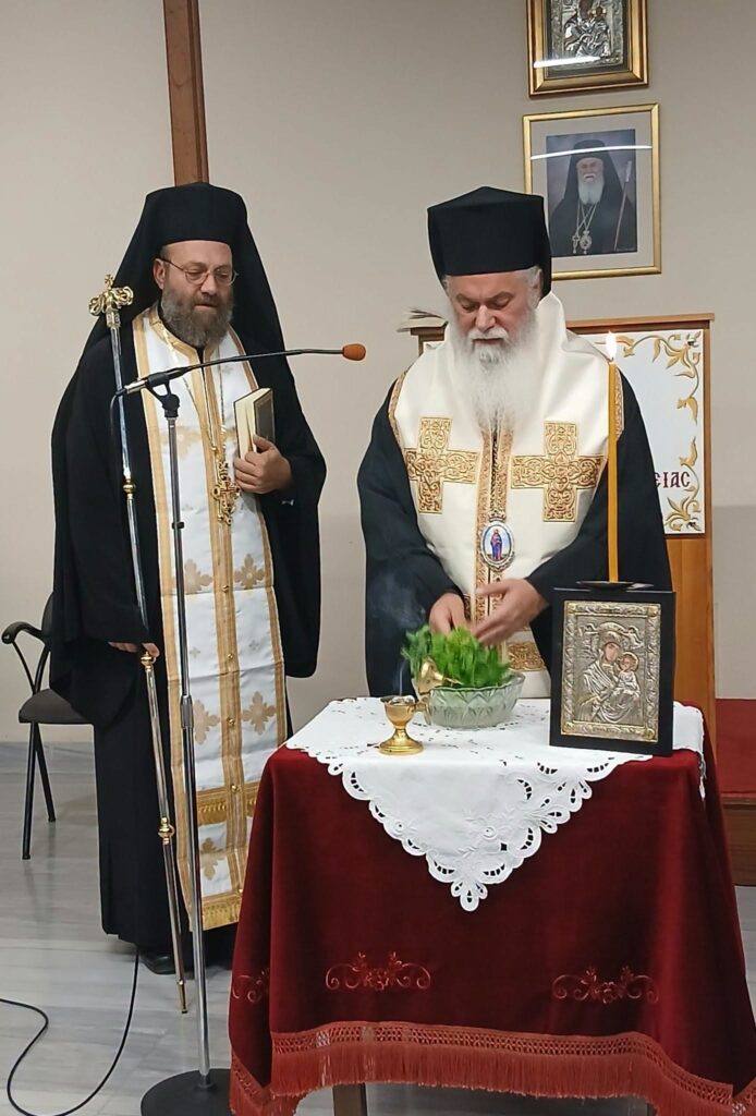 Τέλεση αγιασμού και επισκέψεις από τον Μητροπολίτη Καλαβρύτων και Αιγιαλείας Ιερώνυμο ΦΩΤΟ