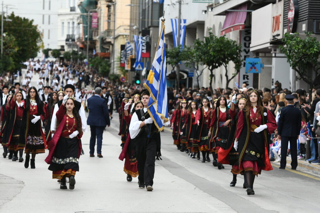 Πάτρα: Παρούσα η Δημοτική Αρχή στις εκδηλώσεις για την επέτειο της 28ης Οκτωβρίου ΦΩΤΟ