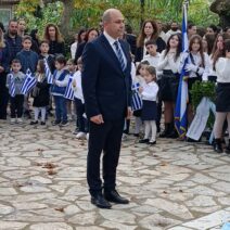 Ο Θωμάς Λαζανάς εκπροσώπησε την Ελληνική Λύση στην 28η Οκτωβρίου στον Δήμο Ερυμάνθου ΦΩΤΟ 3 Φωτογραφία του Θωμά Λαζανα, παρουσία σε εκδήλωση στην Ελληνική Λύσ…
