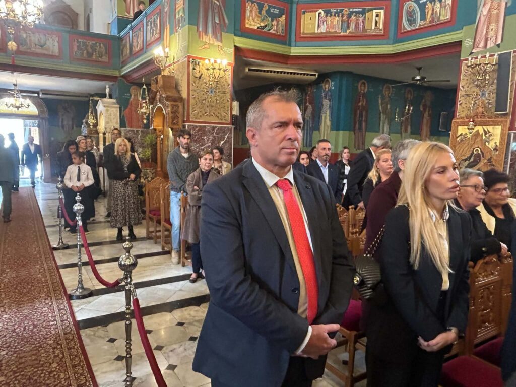 Αίγιο: Δοξολογία και στεφάνια στο Μνημείο Ηρώων ΦΩΤΟ