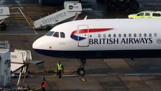 Αεροπλάνο της British Airways σε πτήση, όπως φαίνεται στην είδηση