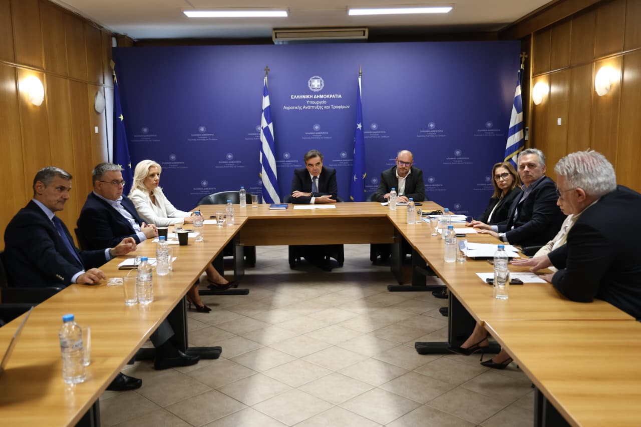 Συνάντηση Σχοινά με τις επτά Αποκεντρωμένες Διοικήσεις – Στο επίκεντρο ο πρωτογενής τομέας ΦΩΤΟ