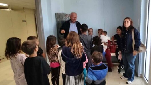 Ήλιδα: Νέοι εμβολιασμοί παιδιών Ρομά ΦΩΤΟ 15 Φωτογραφία που απεικονίζει νέους Ρομά σε παϊδίαν στην Έλιδα