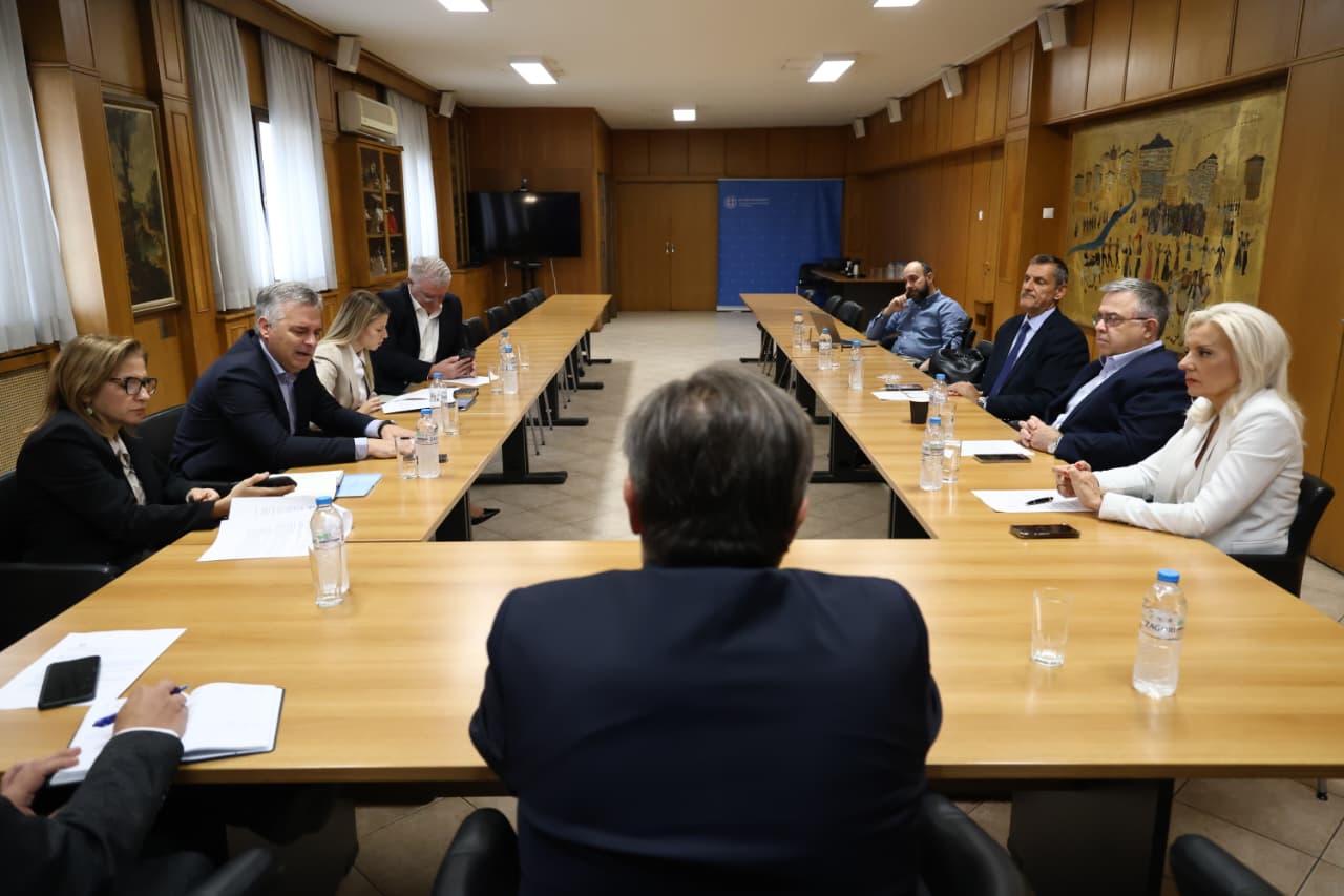 Συνάντηση Σχοινά με τις επτά Αποκεντρωμένες Διοικήσεις – Στο επίκεντρο ο πρωτογενής τομέας ΦΩΤΟ