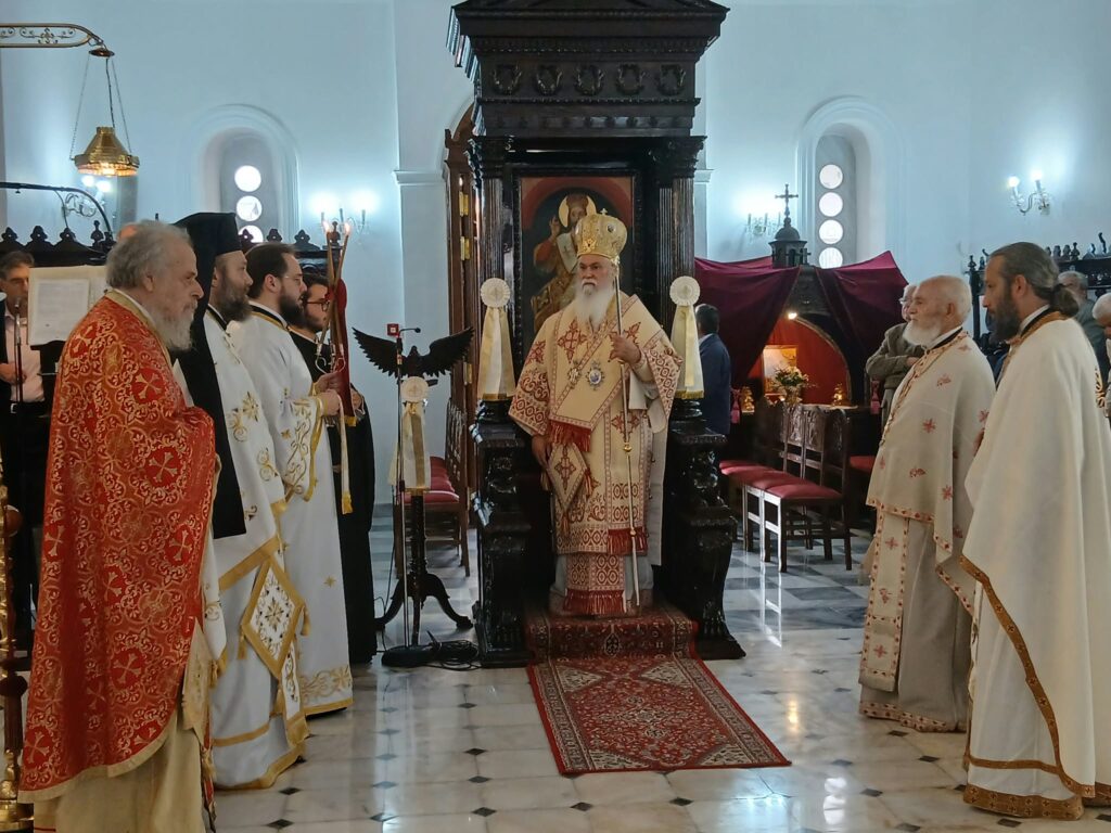 Φωτογραφία του Χαραλάμπου Φάκου στη χειροτονία του διακόνου
