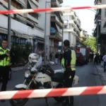 Έκρηξη στον Κολωνό: Δυο αστυνομικοί ανάμεσα στους τραυματίες - Τι ερευνά η ΕΛΑΣ - ΦΩΤΟ