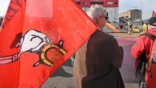 Στους δρόμους και στα λιμάνια οι ναυτεργάτες 12 Ναυτεργάτες σε δρόμους και λιμάνια