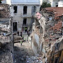 Χειροπέδες πάνω σε τρεις κλέφτες χαλκού που προκάλεσαν την έκρηξη