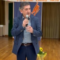 Φωτογραφία από το Αχαγιά με την εκδήλωση «Συμμορία της Μιζέριας»