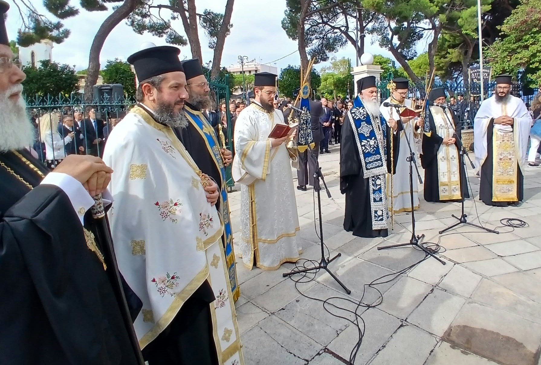 28η Οκτωβρίου στο Αίγιο: Μήνυμα ενότητας από τον Μητροπολίτη Ιερώνυμο ΦΩΤΟ 10 28η Οκτωβρίου στο Αίγιο: Μήνυμα ενότητας από τον Μητροπολίτη Ιερώνυμο ΦΩΤΟ