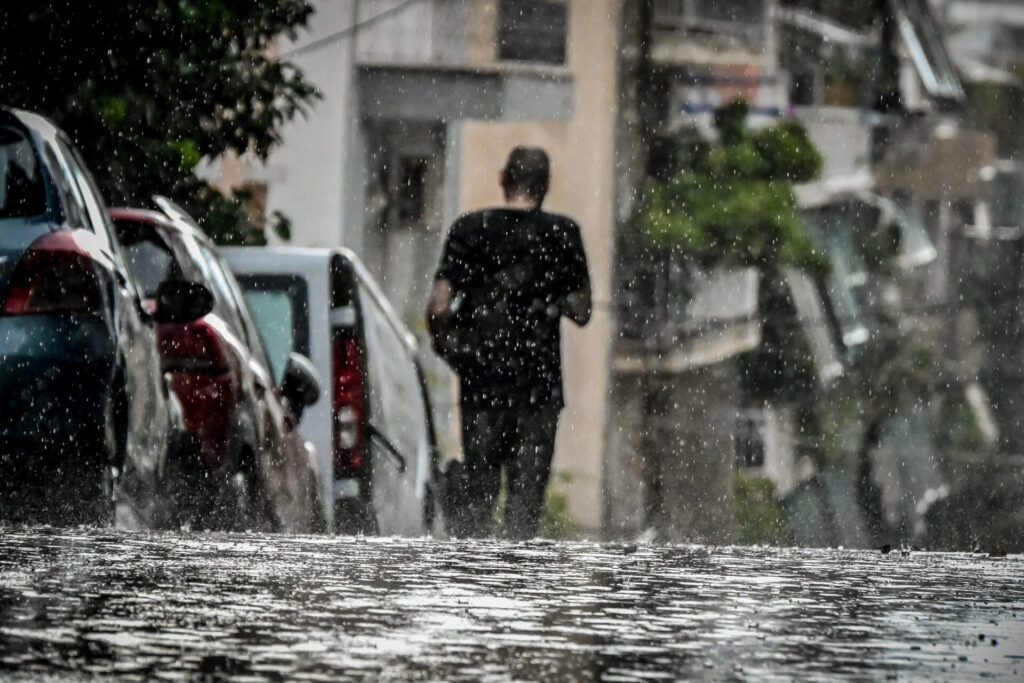 Ισχυρή καταιγίδα που χτυπά την Αττική, 24 Ιουλίου 2026