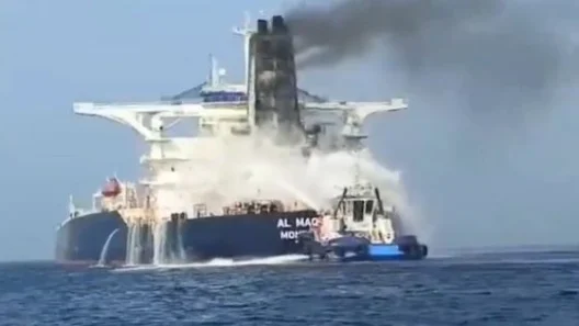 Νέα κλιμάκωση στο Ορμούζ – Το Ιράν κάνει λόγο για τρίτο πλήγμα σε δεξαμενόπλοιο 12 Νέα κλιμάκωση στο Ορμούζ – Το Ιράν κάνει λόγο για τρίτο πλήγμα σε δεξαμενόπλοιο
