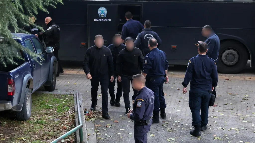 Δικαστήριο στη Θεσσαλονίκη κατά τη διάρκεια της δίκης του Άλκη Καμ…