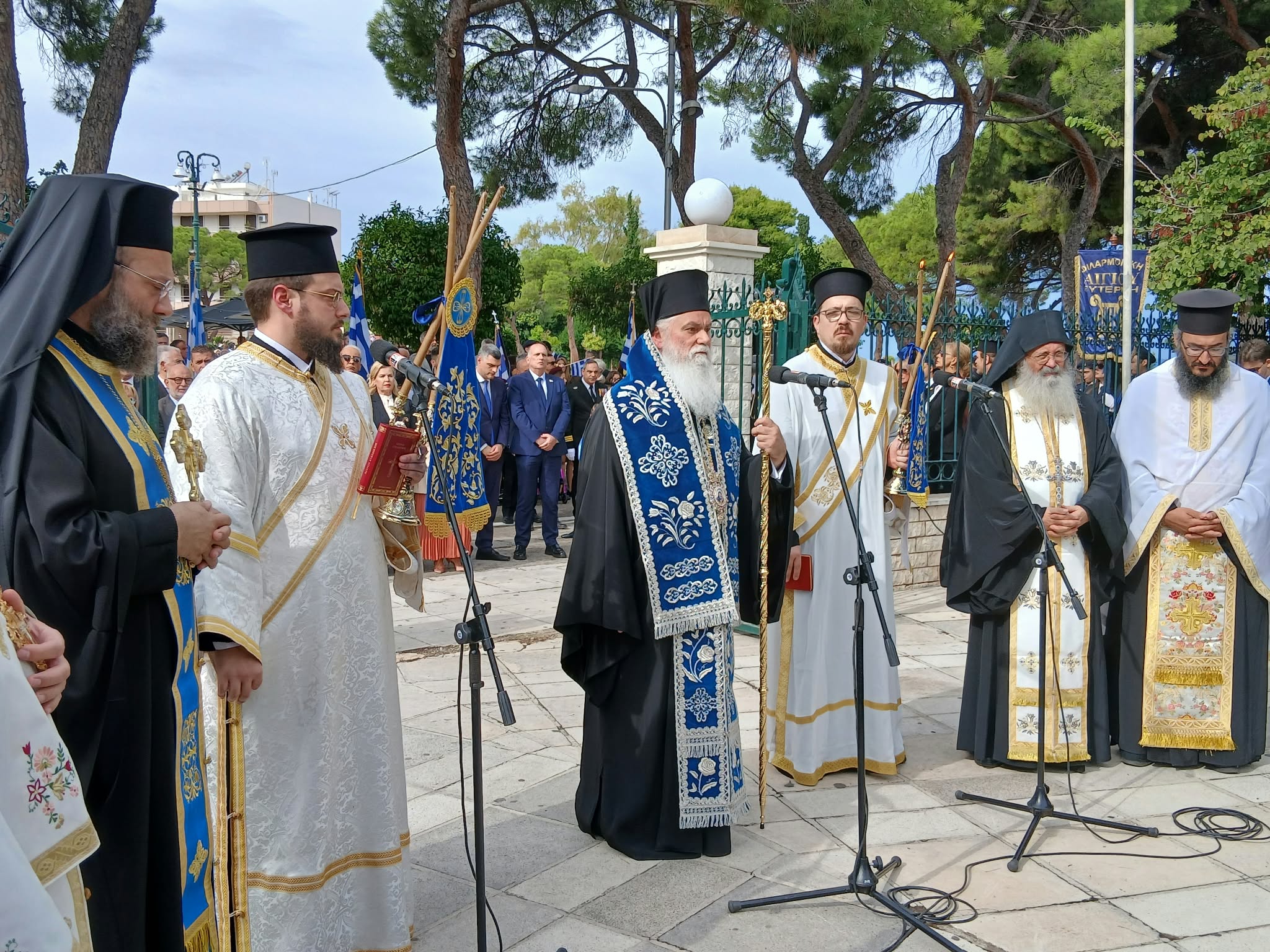 28η Οκτωβρίου στο Αίγιο: Μήνυμα ενότητας από τον Μητροπολίτη Ιερώνυμο ΦΩΤΟ 6 28η Οκτωβρίου στο Αίγιο: Μήνυμα ενότητας από τον Μητροπολίτη Ιερώνυμο ΦΩΤΟ