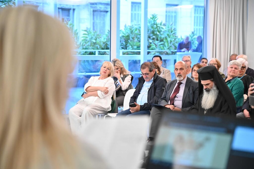 Η ημερίδα «Κυνήγι με χιμαιρές» από το Πανελλήνιο Σωματείο Γυναικών «Καλλιπάτειρα» ΦΩΤΟ 6 Η ημερίδα «Κυνήγι με χιμαιρές» από το Πανελλήνιο Σωματείο Γυναικών «Καλλιπάτειρα» ΦΩΤΟ