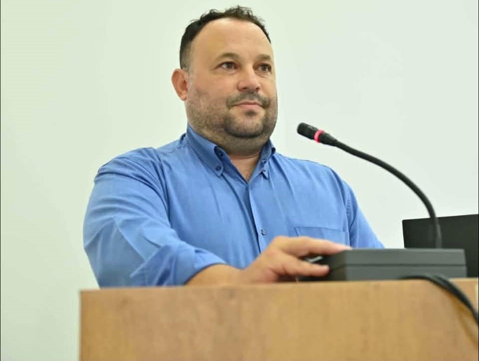 «Η πολιτική αντιπαράθεση απαιτεί επιχειρήματα, όχι προσβολές»