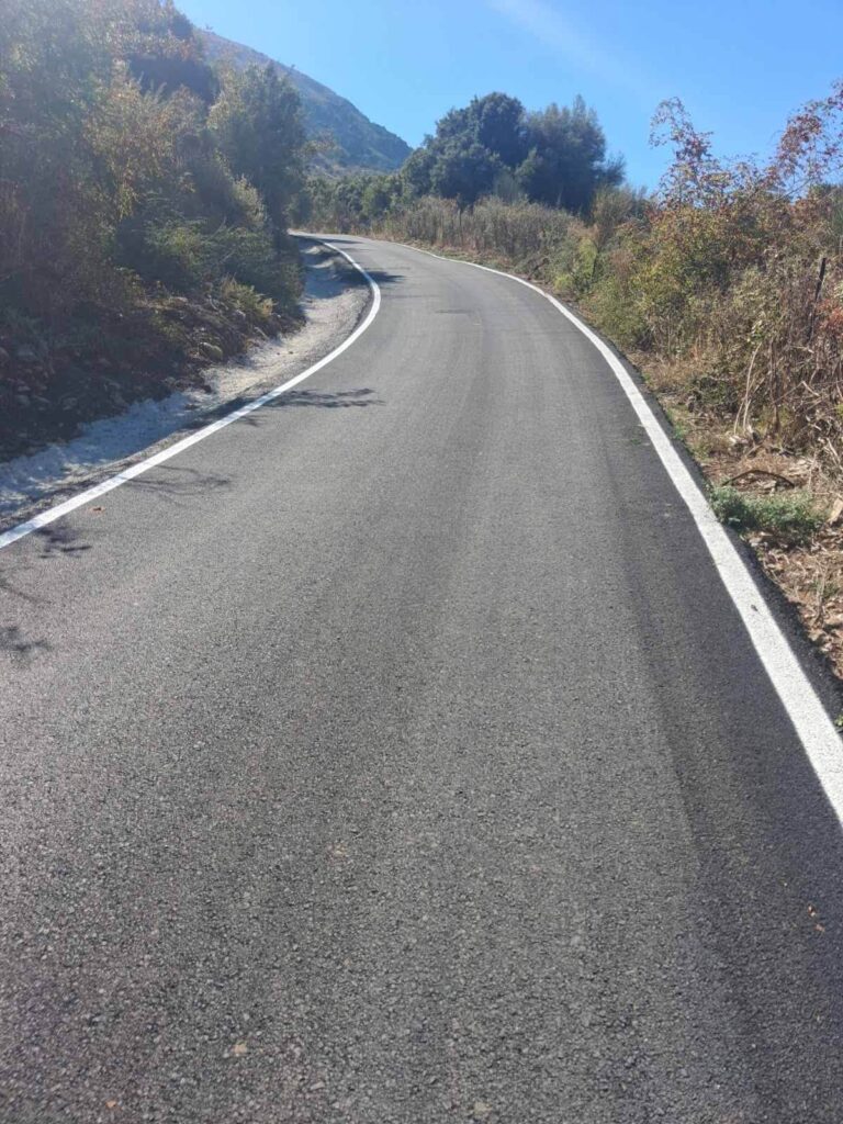 Ερύμανθος: Ασφαλτος στον δρόμο Σκιαδά με Δροσιά μετά από δεκαετίες ΦΩΤΟ