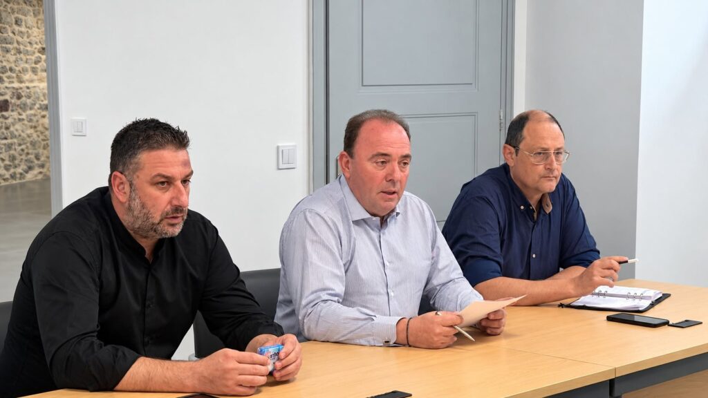 Πάτρα: Σύσκεψη για τα αιγοπρόβατα και στήριξη στους Κτηνοτρόφους ΦΩΤΟ 6 Πάτρα: Σύσκεψη για τα αιγοπρόβατα και στήριξη στους Κτηνοτρόφους ΦΩΤΟ
