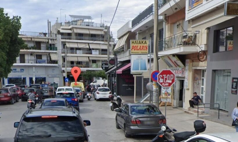 Πάτρα: Καθημερινή «οδύσσεια» στην πλατεία Παπανδρέου με κορναρίσματα και παραβιάσεις οδηγών ΦΩΤΟ 4 Πάτρα: Καθημερινή «οδύσσεια» στην πλατεία Παπανδρέου με κορναρίσματα και παραβιάσεις οδηγών ΦΩΤΟ
