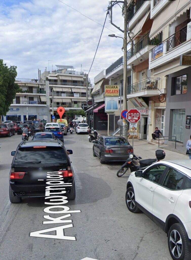 Πάτρα: Καθημερινή «οδύσσεια» στην πλατεία Παπανδρέου με κορναρίσματα και παραβιάσεις οδηγών ΦΩΤΟ 5 Πάτρα: Καθημερινή «οδύσσεια» στην πλατεία Παπανδρέου με κορναρίσματα και παραβιάσεις οδηγών ΦΩΤΟ