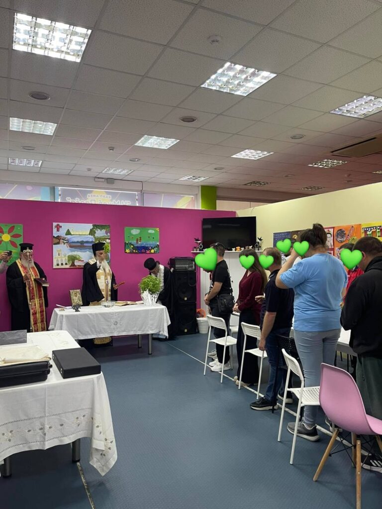 Αγιασμός στο ΚΔΑΠ ΑμεA «Η Μικρή Παρέα» στο Αίγιο ΦΩΤΟ