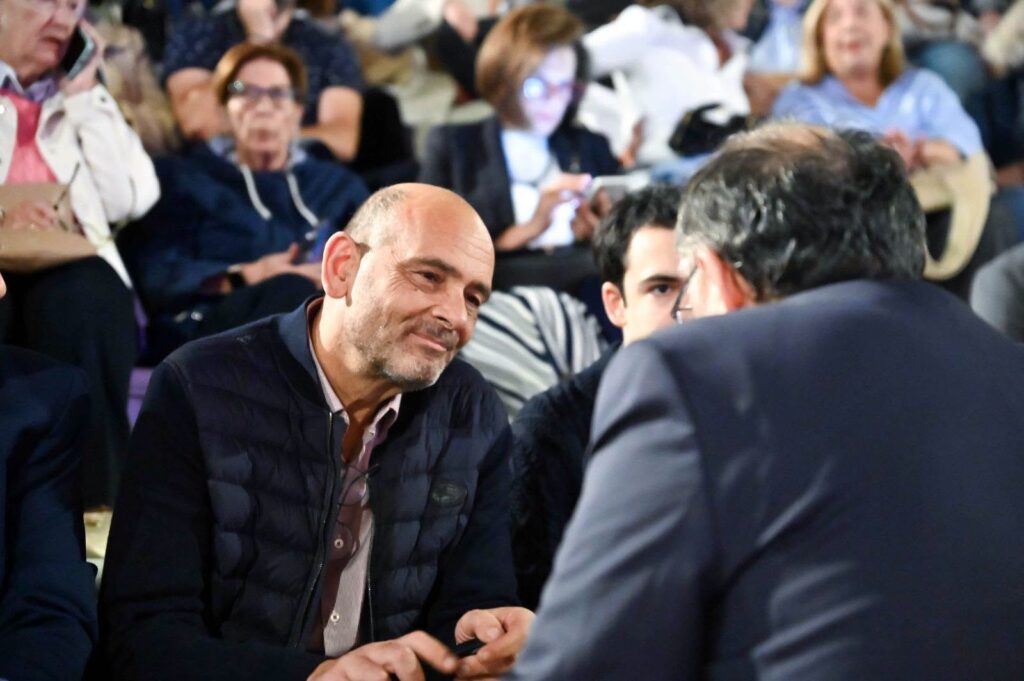 Αυλαία για το Ρωμαϊκό Ωδείο με την παράσταση «Ακριβούλα μου» ΦΩΤΟ