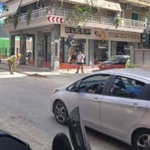 Πάτρα: Παραλογισμός στο κυκλοφοριακό με κλειστούς κάθετους δρόμους αλλά φανάρια να «δίνουν» πράσινο ΦΩΤΟ 1 Κλειστός δρόμος στην Πάτρα με φανάρια που δείχνουν πράσινο