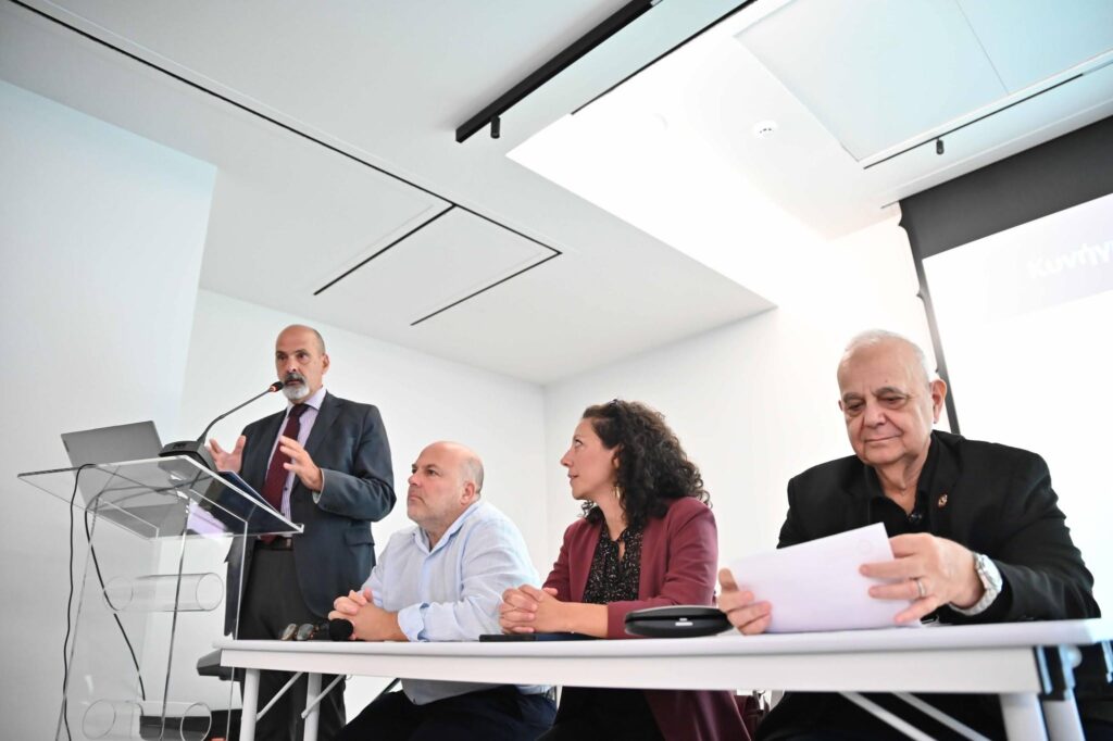 Η ημερίδα «Κυνήγι με Χίμαιρες» στην Πάτρα ΦΩΤΟ