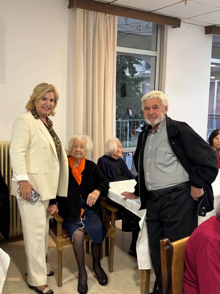 Στο Κωνσταντοπούλειο Γηροκομείο η Παγκόσμια Ημέρα Ηλικιωμένων ΒΙΝΤΕΟ-ΦΩΤΟ 9 Στο Κωνσταντοπούλειο Γηροκομείο η Παγκόσμια Ημέρα Ηλικιωμένων ΒΙΝΤΕΟ-ΦΩΤΟ