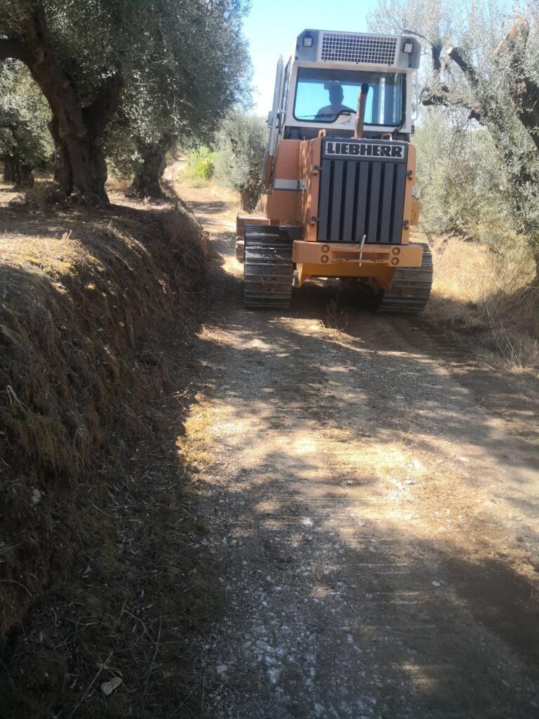 Καλλιθέα: Χαλικοστρώσεις, διανοίξεις και νέος φωτισμός από τον δήμο ΦΩΤΟ