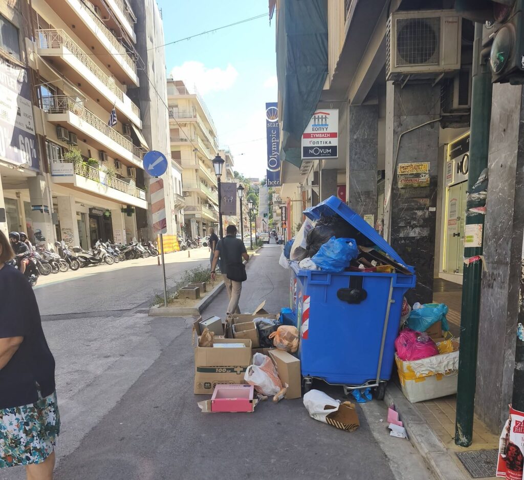 Πάτρα: Ποδηλατόδρομος με σκουπίδια και χωρίς σήμανση ΦΩΤΟ
