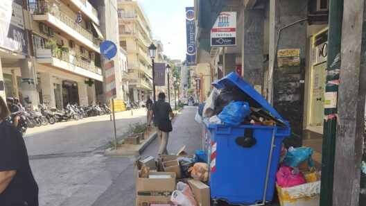 Πάτρα: Ποδηλατόδρομος με σκουπίδια και χωρίς σήμανση ΦΩΤΟ 12 Πάτρα: Ποδηλατόδρομος με σκουπίδια και χωρίς σήμανση ΦΩΤΟ