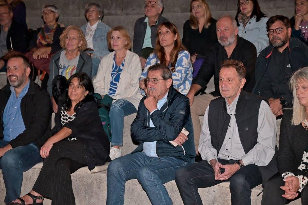 Αυλαία του Φεστιβάλ Ερασιτεχνικού Θεάτρου Πάτρας στην Κρήνη ΦΩΤΟ