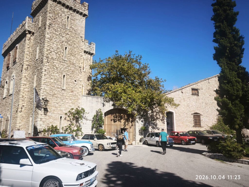 Ο Σύλλογος Ιστορικών Οχημάτων στην παρουσίαση του βιβλίου «Η Ζωή μου, στη λωρίδα προσπεράσματος» ΦΩΤΟ 11 Ο Σύλλογος Ιστορικών Οχημάτων στην παρουσίαση του βιβλίου «Η Ζωή μου, στη λωρίδα προσπεράσματος» ΦΩΤΟ