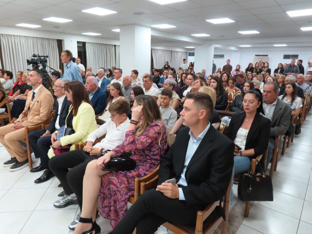 Η παρουσίαση του νέου βιβλίου της Πηνελόπης Λαμπούση στην Πάτρα ΦΩΤΟ 12 Η παρουσίαση του νέου βιβλίου της Πηνελόπης Λαμπούση στην Πάτρα ΦΩΤΟ