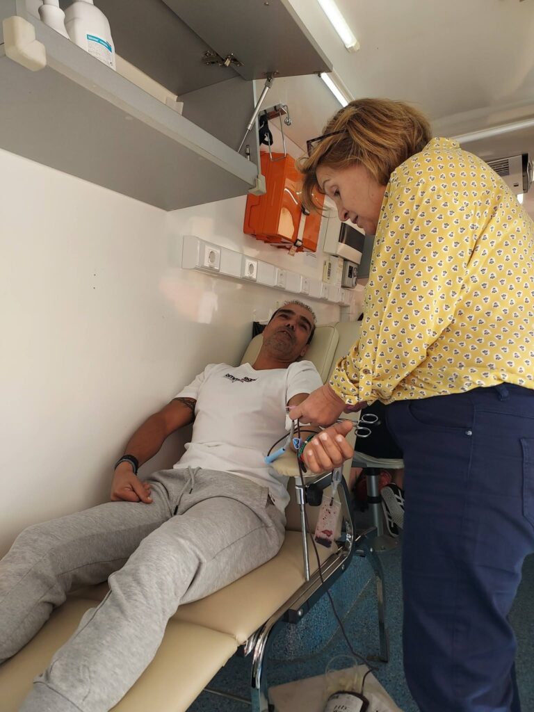 Εθελοντική αιμοδοσία από την Ομοσπονδία Συλλόγων Αιγιαλείας ΦΩΤΟ