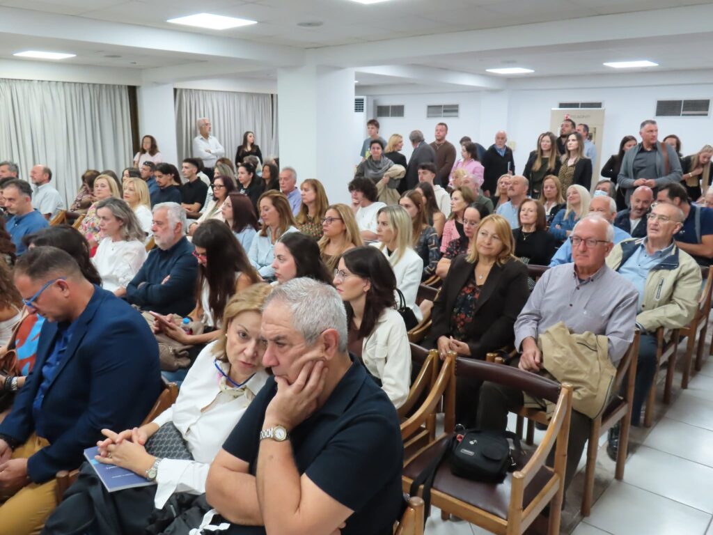 Η παρουσίαση του νέου βιβλίου της Πηνελόπης Λαμπούση στην Πάτρα ΦΩΤΟ