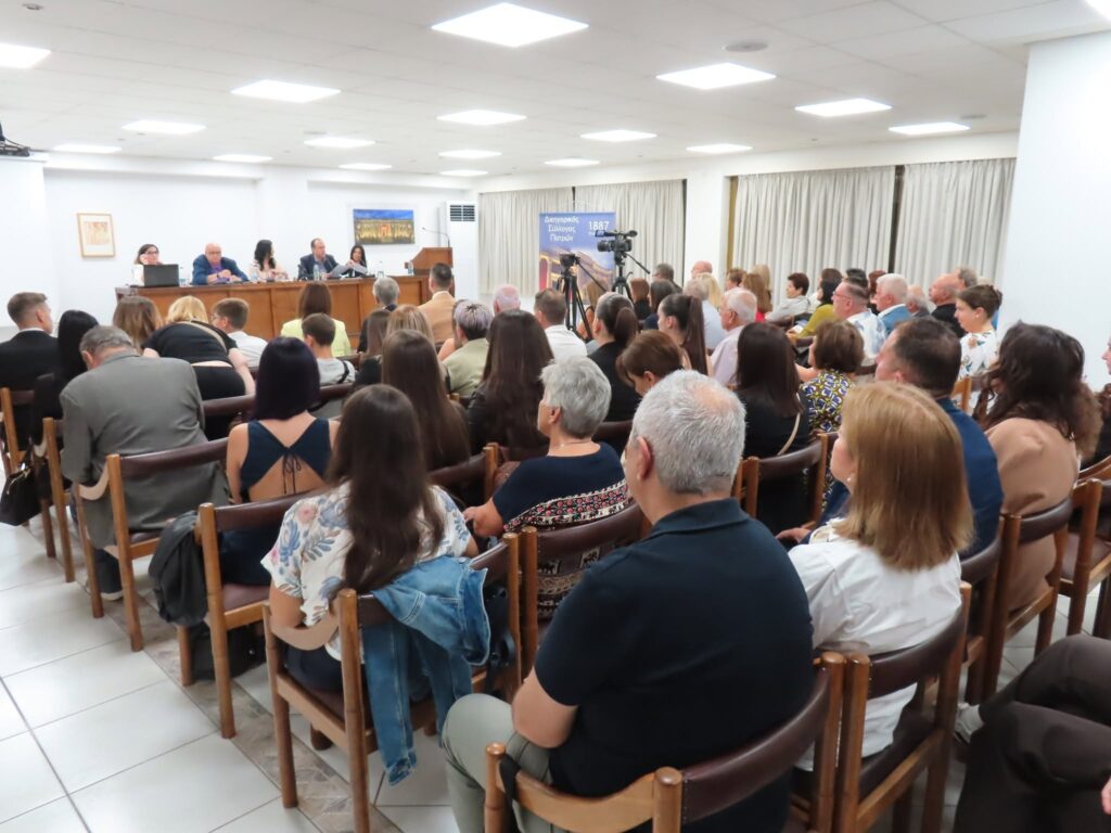 Η παρουσίαση του νέου βιβλίου της Πηνελόπης Λαμπούση στην Πάτρα ΦΩΤΟ 5 Η παρουσίαση του νέου βιβλίου της Πηνελόπης Λαμπούση στην Πάτρα ΦΩΤΟ