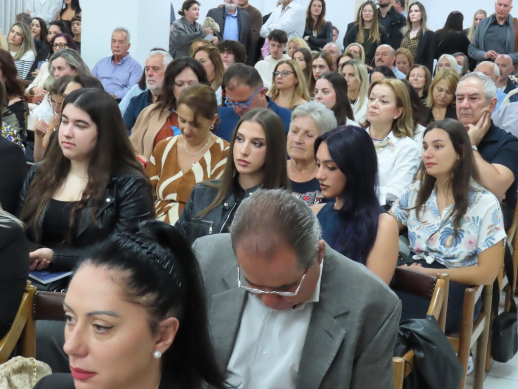 Η παρουσίαση του νέου βιβλίου της Πηνελόπης Λαμπούση στην Πάτρα ΦΩΤΟ