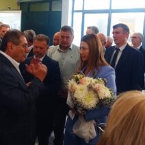 Παραλία: Η υπουργός Παιδείας Σοφία Ζαχαράκη εγκαινίασε το Κέντρο Καινοτομίας Εκπαίδευσης ΦΩΤΟ 1 Παραλία με άμμο, θάλασσα και ανθρώπους που απολαμβάνουν τον ήλιο