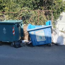 Πάτρα: «Θλιβερή κανονικότητα» τα σκουπίδια στην οδό Δαμίρη ΦΩΤΟ